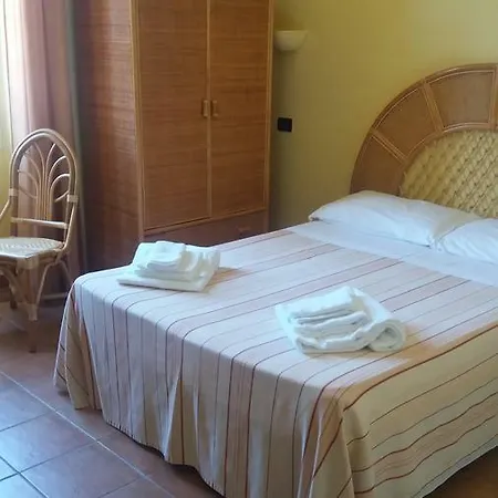 Marino San Giuseppe Hotel *